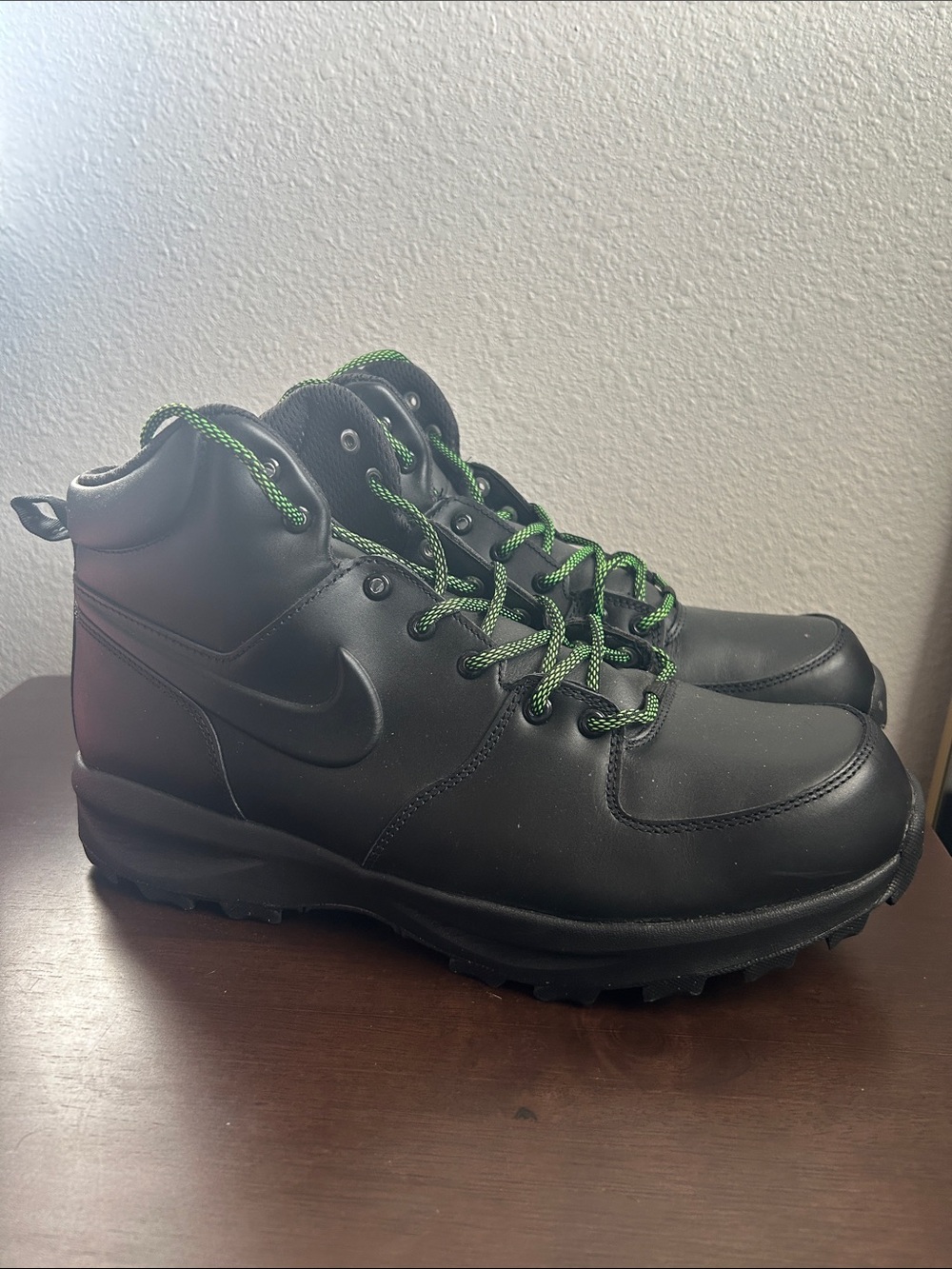 Nike Men’s Black Leather Boots with Green Accent Laces
